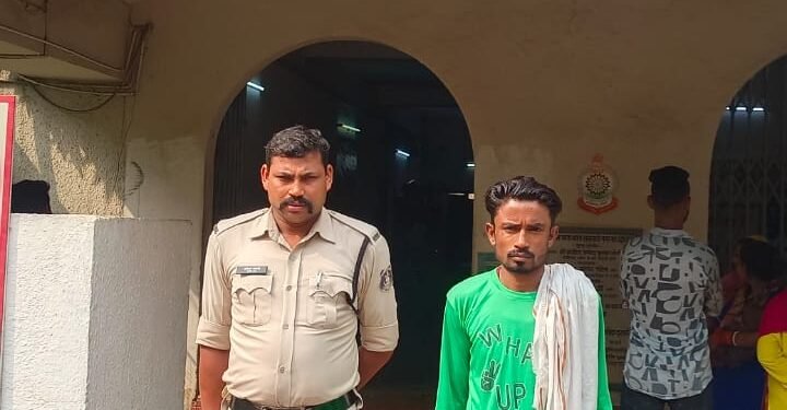 आदतन आरोपी धारदार चाकू के साथ पाये जाने पर गिरफ्तार