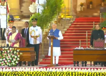 राष्ट्रपति द्रौपदी मुर्मू ने दिलाई, नरेंद्र मोदी को शपथ…  कैबिनेट में शामिल होने वाले मंत्री इस दिन लेंगे शपथ 
