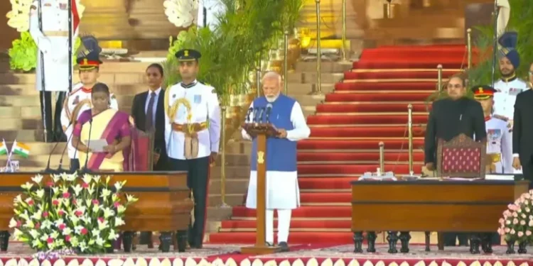राष्ट्रपति द्रौपदी मुर्मू ने दिलाई, नरेंद्र मोदी को शपथ…  कैबिनेट में शामिल होने वाले मंत्री इस दिन लेंगे शपथ 