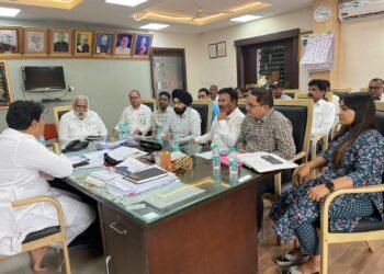 नालों, नालियों सहित जलभराव वाले क्षेत्रों में सफाई अभियान तेजी से पूर्ण करने के निर्देष-महापौर  एजाज ढेबर