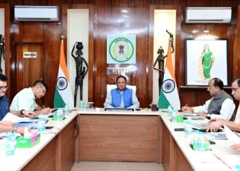 सुशासन और योजनाओं के प्रभावी क्रियान्वयन के लिए मुख्यमंत्री की समीक्षा बैठकों का दौर जारी, पीएचई के कार्यों की हुई समीक्षा