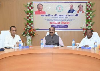 आदर्श जिले के रूप में कोरबा को पहचान दिलाने सभी अधिकारी निभाएं अपनी भूमिका : अरुण साव