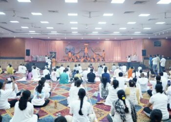 वैदिक यज्ञ के साथ योग दिवस कार्यक्रम का आयोजन…