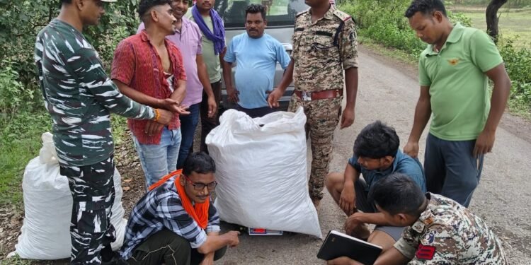 गरियाबंद पुलिस को मिली बड़ी सफलता:  69.440 किलो ग्राम गांजा के साथ (उड़िसा) के दो तस्कर गिरफ्तार।