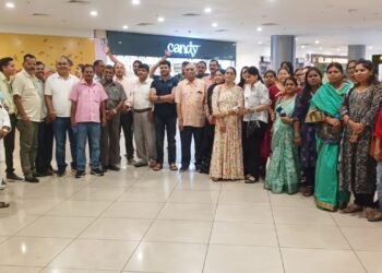 महिला सशक्तिकरण व जनसंख्या नियंत्रण पर बनी फिल्म “हमारे बारह” को दर्शकों ने खूब सराहा…