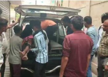 स्कूल के कमरे में फांसी की फंदे पर लटकती   मिली प्रेमी जोड़े की लाश, जानें वजह 