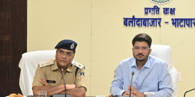 बलौदाबाजार आगजनी घटना के सभी पहलुओं को समझने पुलिस कर रही बारीकी से जाँच, पीड़ितों को बीमा कम्पनी द्वारा राशि मिलना शुरू,