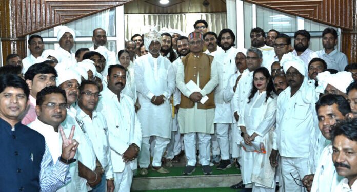 सीएम साय ने सतनामी समाज के प्रतिनिधिमंडल से किया चर्चा, कहां की बलौदाबाजार घटना बहुत ही दुर्भाग्यपूर्ण है…दोषियों के खिलाफ होंगी कड़ी से कड़ी कार्यवाही