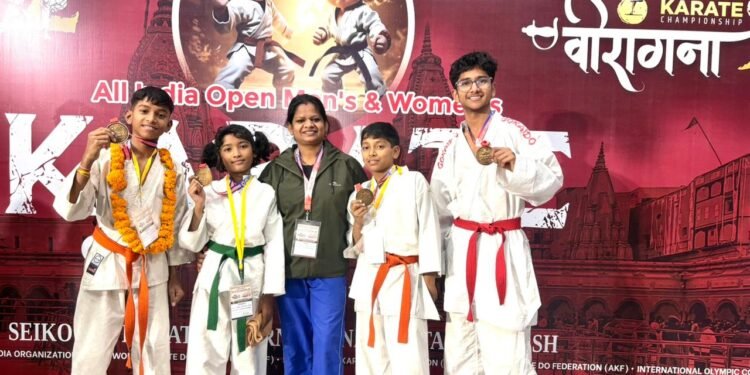 Karate competition held in Banaras; Promising players of Chhattisgarh won