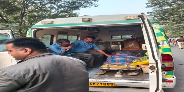 Heavy collision between two motorcycles, farmer going to sell vegetables dies in accident, two youths injured