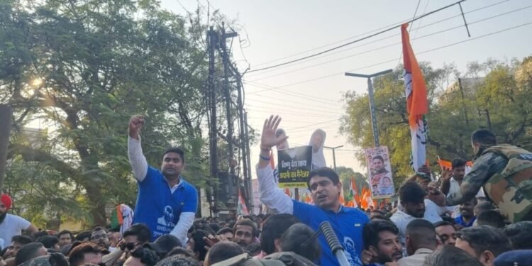 Youth Congress surrounded the Chief Minister's residence, clash broke out between workers and police
