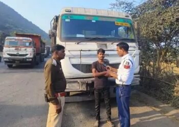 Police is conducting investigation operation on the highway; Fine of Rs 72 thousand imposed on 6 people