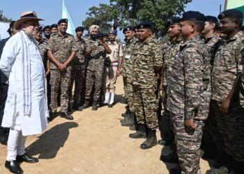 Union Home Minister reached among the soldiers deployed on Naxal front