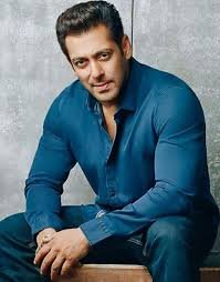 Chulbul Pandey turns 59; Salman Khan celebrated his 59th birthday party with niece Ayat