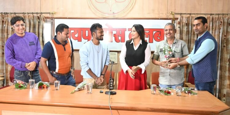 Now Chhattisgarhi cinema is being discussed in Mumbai; Actor Amlesh Nagesh, actress Elsa Ghosh shared stories