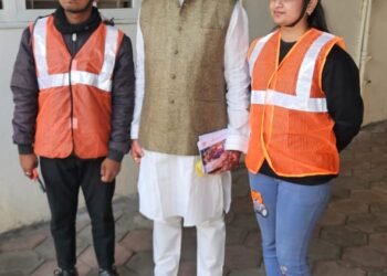 Female technician installed smart meter in MLA's house, said parents should change their attitude towards daughters