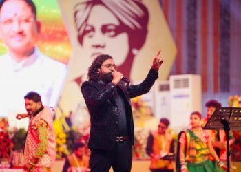 Rising star of Chhattisgarhi film and music industry Anurag Sharma added color to the youth.