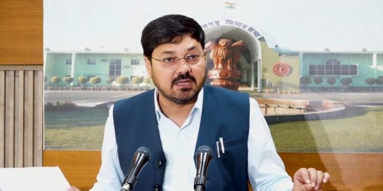 Anuj raised the voice of the people of Dharsiwa in the House Anuj's questions echoed in the House