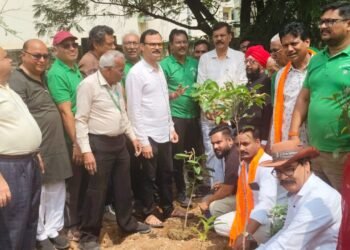 In the presence of MLA Moti Lal Sahu, Green Army and Municipal Corporation created a 'Dense Forest