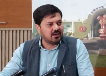 Industry Minister trapped in MLA Anuj's question Gave vague answer to the question