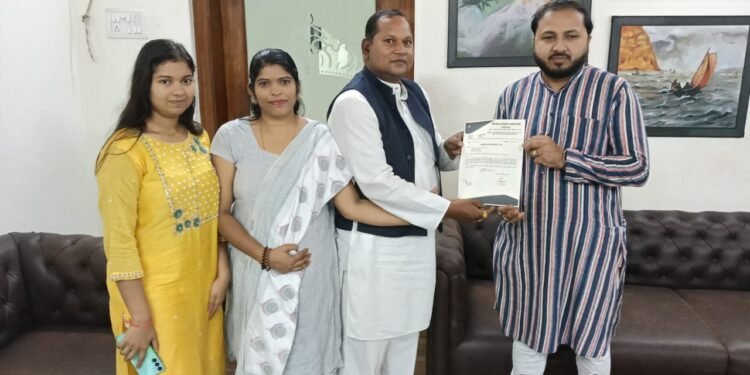 Bastar Maharajama Kamalchandra Bhanjdev and Assembly Speaker Dr. Raman Singh will be the chief guests of the national honor ceremony