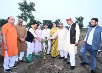 Durgapali's "Ek Ped Maa Ke Naam" campaign created history - Sindoor Park got a place in the Golden Book of World Records