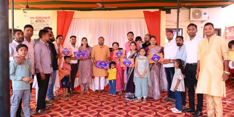 MLA Dipesh Sahu celebrated Rakshabandhan with his sisters, respected the unbreakable bond between brother and sister