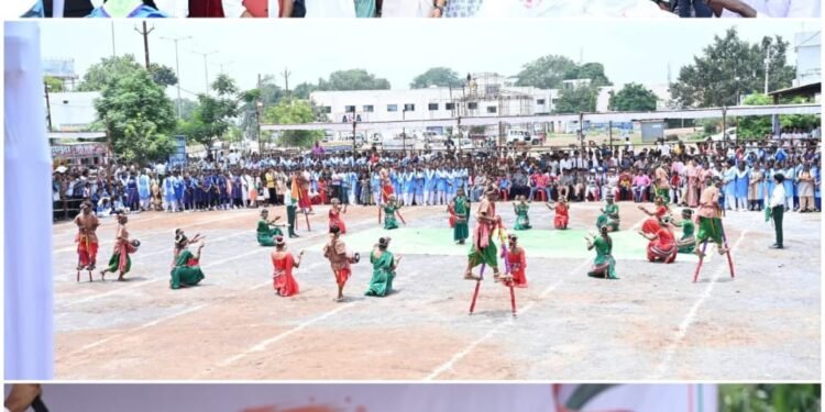 Guru Khuswant Sahib hoisted the flag and saluted the parade at Arang High School ground – Talented students were honoured