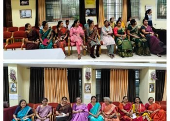 A reunion of former students was held with great enthusiasm at Government Dudhdhari Bajrang Mahila Mahavidyalaya, Raipur.