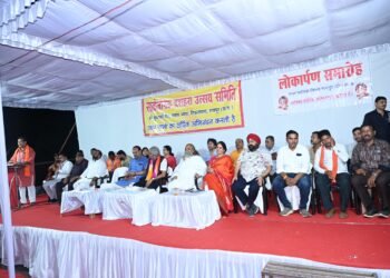 Lok Sabha MP gave instructions to build a basketball court and improve the playground in front.