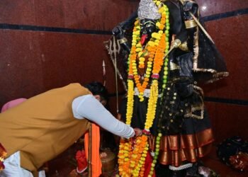 On the auspicious occasion of Navratri, Minister Gajendra Yadav visited Maa Kankalin Maiya and took her blessings.