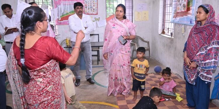 Surprise inspection of Rupsera and Lodam Anganwadi centers of Jashpur district
