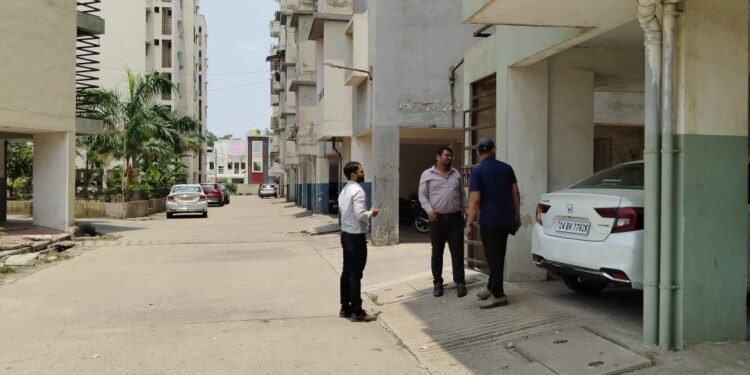 The team of Municipal Corporation Zone 8 Urban Investment Department conducted a surprise inspection of the rain water harvesting system installed in Kabir Nagar