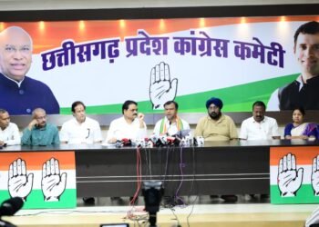 In the last two and a half years, 5 lakh livestock have disappeared from the state, 2500 have died of accidental starvation.