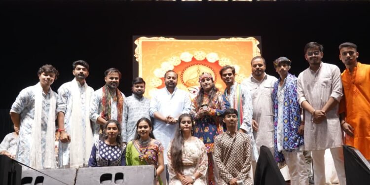 MLA Sahu inaugurated the programme by garlanding the shadow picture of Goddess Durga and lighting a lamp.