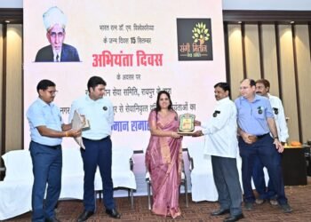 Sangi Mitan Seva Samiti honored the services of retired senior engineers of Municipal Corporation Raipur
