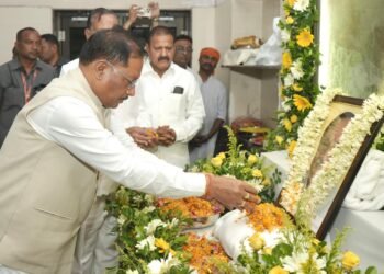 Chief Minister pays tribute to former Deputy Speaker of the Legislative Assembly, late Banwari Lal Agarwal