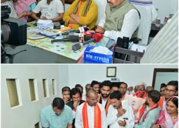 School Education Minister Gajendra Yadav resolved the problems and applications of BJP workers and common people at the Sahayog Kendra.