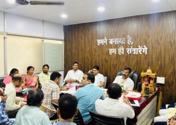 Instructions given to improve the cleanliness of Pradhan Mantri Awas Yojana, BSUP Yojana premises, drinking water and street light system before Diwali