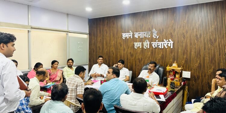 Instructions given to improve the cleanliness of Pradhan Mantri Awas Yojana, BSUP Yojana premises, drinking water and street light system before Diwali