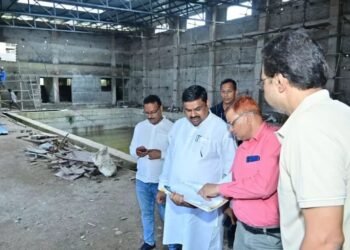 Education Minister Gajendra Yadav inspected the under-construction swimming pool_Newsxpess