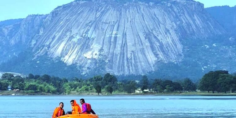 A four-day festival where tourists enjoy natural landscapes, tribal culture and adventure sports.