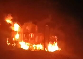 Plastic recycling plant gutted in flames due to unknown reasons_Newsxpress