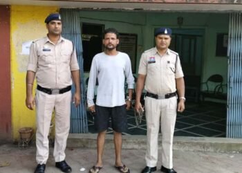 The accused who robbed a labourer of his mobile phone in the Telibandha area has been arrested.