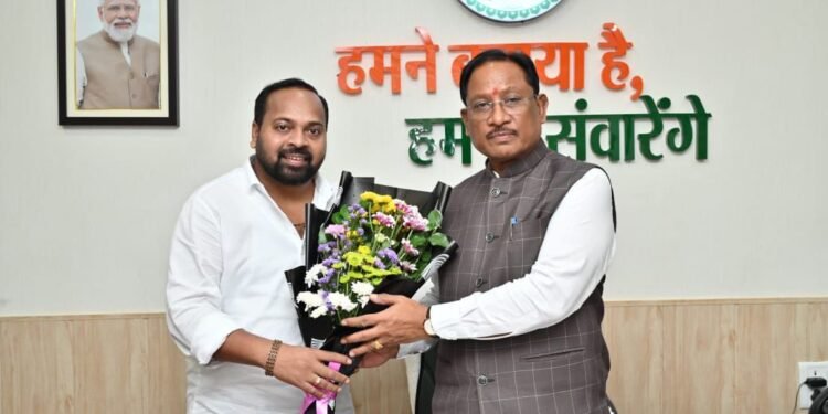 MLA Dipesh Sahu met Chief Minister Vishnudev Sai at the Chief Minister's residence._Newsxpress