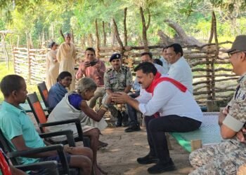 The mothers of Naxalite leaders appealed to their children to give up their weapons and return to society and work for development.