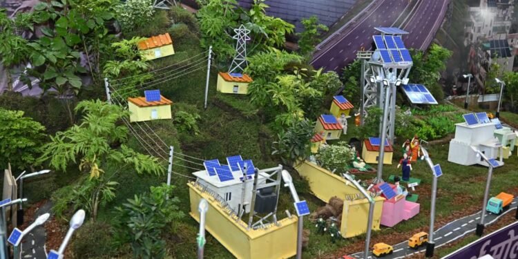 Energy Department's exhibition was made on the theme of Chhattisgarh, the hub of energy, special interest on Prime Minister's Power House Scheme _Newsxpress