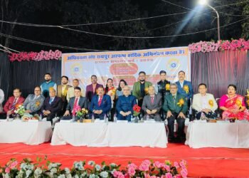 The Chief Justice honored senior advocates who have been practicing law for 35 years and the winners of the summer competition.