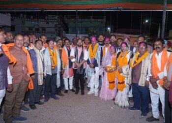 Grand welcome to the victorious office bearers of Karma Samaj Ganga Panel at the MLA residence_Newsxpress