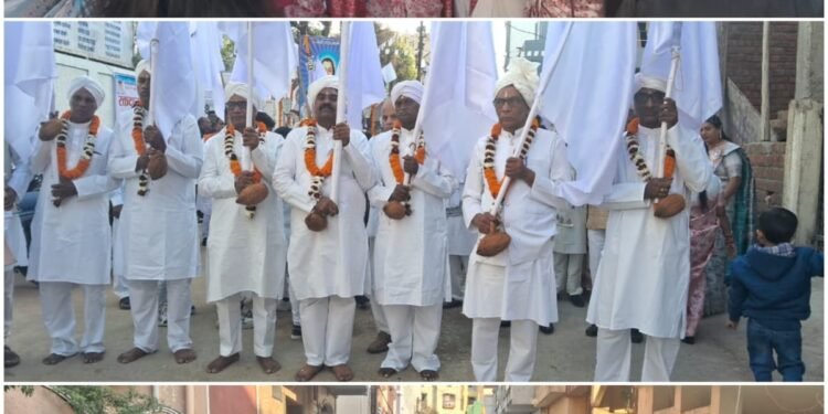 The grand Satnaam procession was led by seven saint flag bearers, and the Akhara team showcased it. _Newsxpress